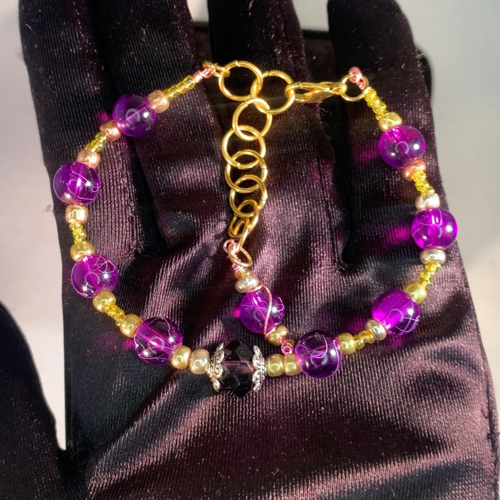 PURPLE ESCAPADE — Elegant Purple and Gold Glass Beaded Artisan Crafted Bracelet